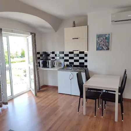 In - Balaton 44890 * Siófok