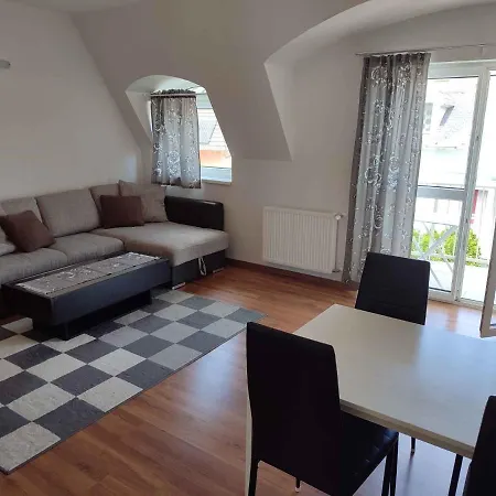 In - Balaton 44890 Apartamento *