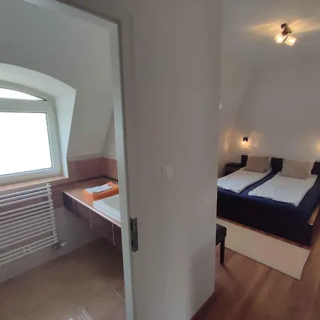 In - Balaton 44890
